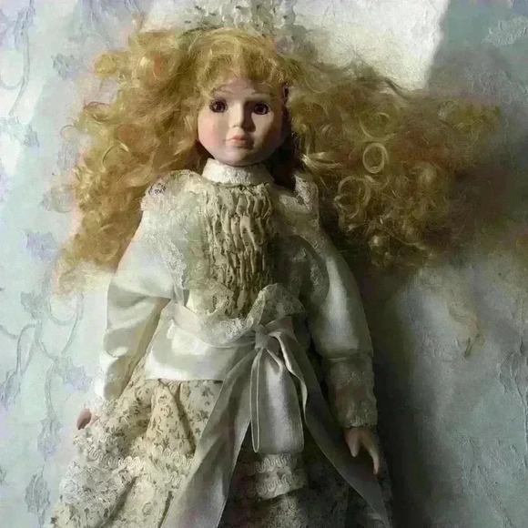 Vintage dolls - Picture 2 of 9